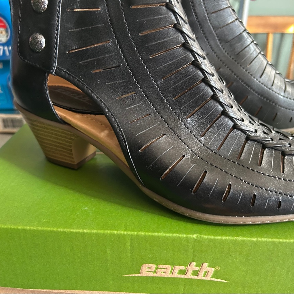 Earth Black Women's Shoes